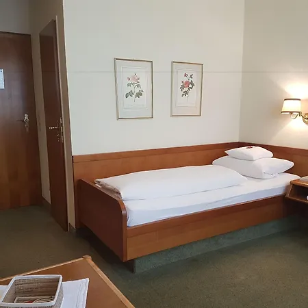 Roswitha Hotel 3*