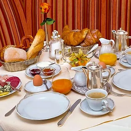 Hotel Roswitha 3*