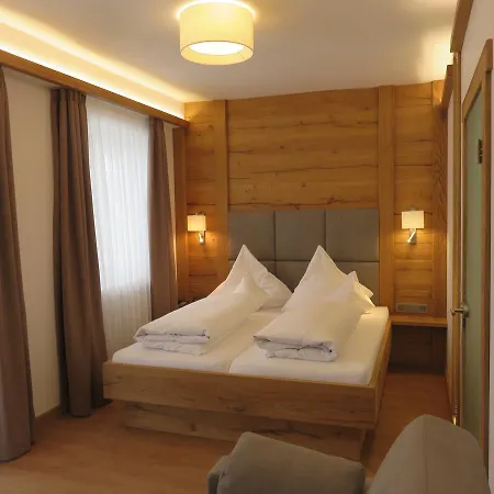 Roswitha Hotel 3*